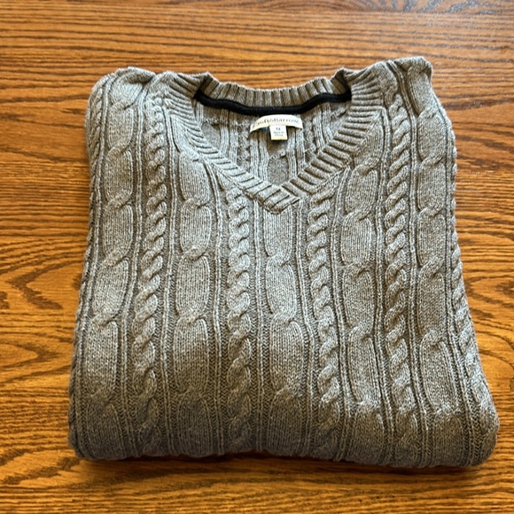 Croft & Barrow Grey Sweater - Picture 3 of 3